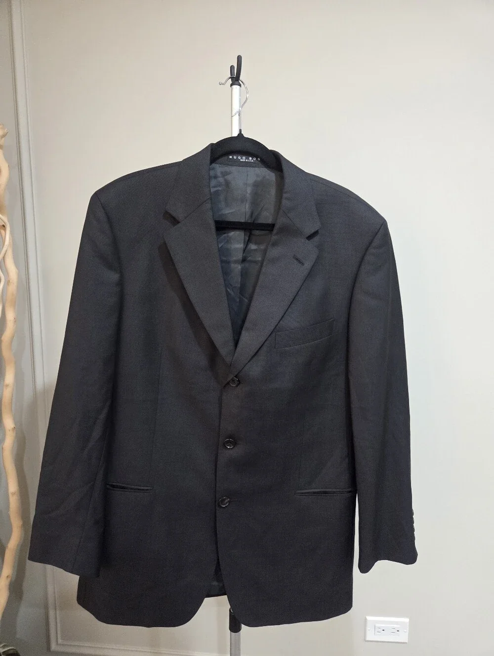 Hugo Boss Men's Dark Charcoal Three-Button Blazer Sz.42 R
